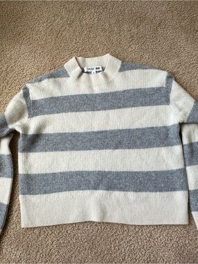 Uniqlo Cream and Gray Striped Crewneck Sweater
